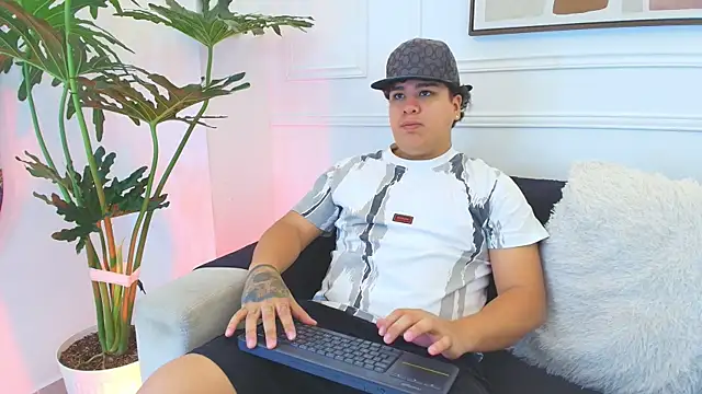 Naim Bennetsex online show from November 7, 6:41 pm