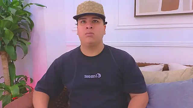 Snapshot of Naim_Bennetsex chatting on April 25, 6:49 pm Naim Bennetsex online show from April 25, 6:49 pm