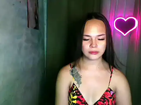 Snapshot of sweetsassyxx chatting on April 23, 3:52 am sweetsassyxx online show from April 23, 3:52 am