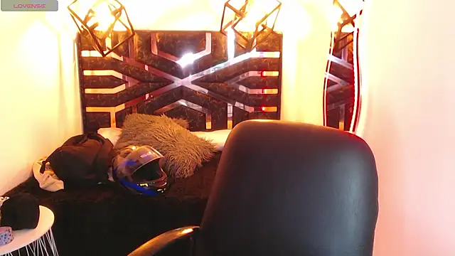 Natalie loffreda online show from March 25, 8:15 pm