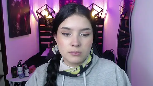 Snapshot of Natalie_loffreda chatting on May 5, 8:17 pm Natalie loffreda online show from May 5, 8:17 pm