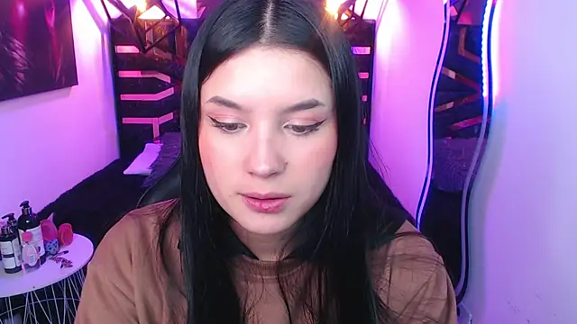 Snapshot of Natalie_loffreda chatting on May 7, 8:03 pm Natalie loffreda online show from May 7, 8:03 pm