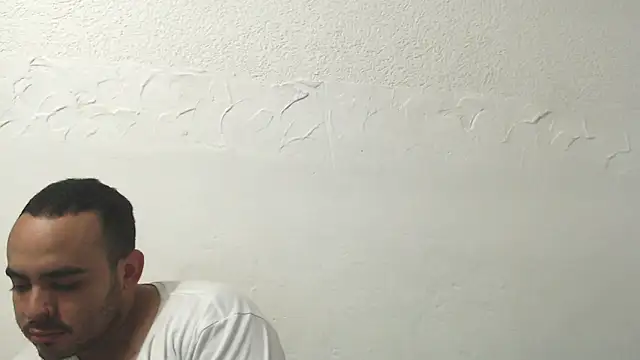 Snapshot of Ana_ThiagoxX chatting on May 15, 11:34 pm Ana ThiagoxX online show from May 15, 11:34 pm