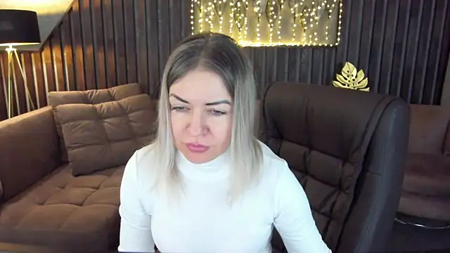 Anna Snows online show from March 25, 6:30 am