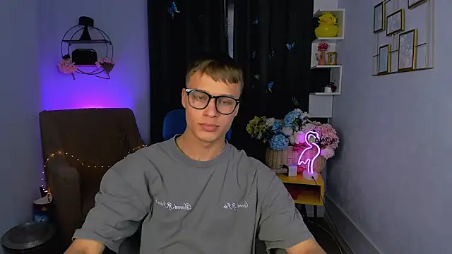 Snapshot of sam_nexor chatting on October 3, 7:11 pm sam nexor online show from October 3, 7:11 pm