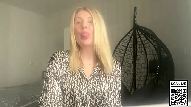 Blondie xoxoxo online show from April 18, 1:48 pm