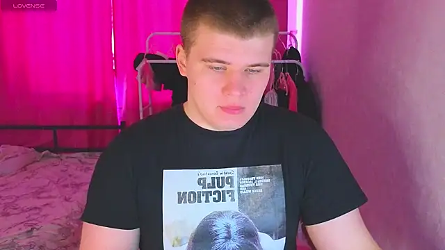 kittenmurr online show from March 17, 6:06 am