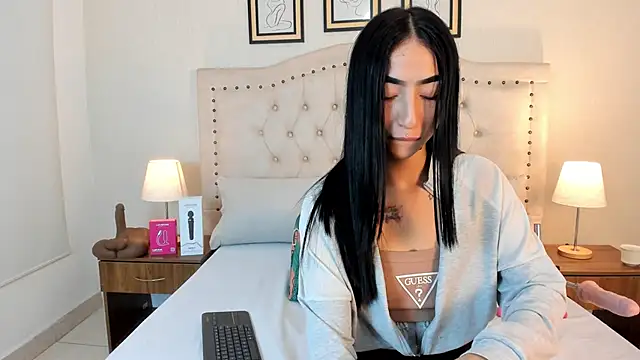 natasha moreno online show from April 14, 12:22 pm