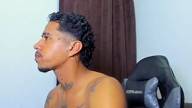 violet and myers online show from April 10, 7:18 pm