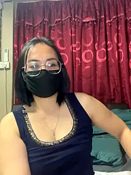 melyiaaa online show from December 3, 2:37 pm