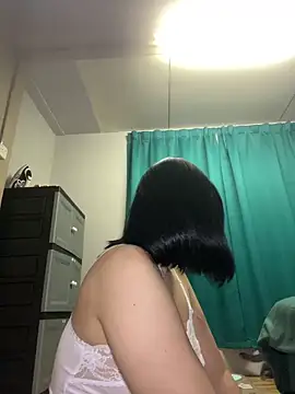 melyiaaa online show from April 21, 2:34 pm