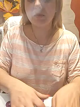 qSensi online show from November 22, 9:36 pm