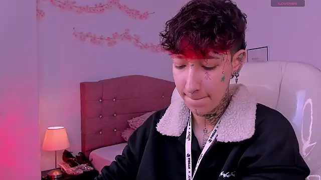 Snapshot of Luci_Rose chatting on May 16, 7:45 pm Luci Rose online show from May 16, 7:45 pm