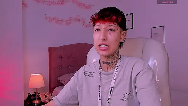 Snapshot of Luci_Rose chatting on May 28, 12:13 pm Luci Rose online show from May 28, 12:13 pm