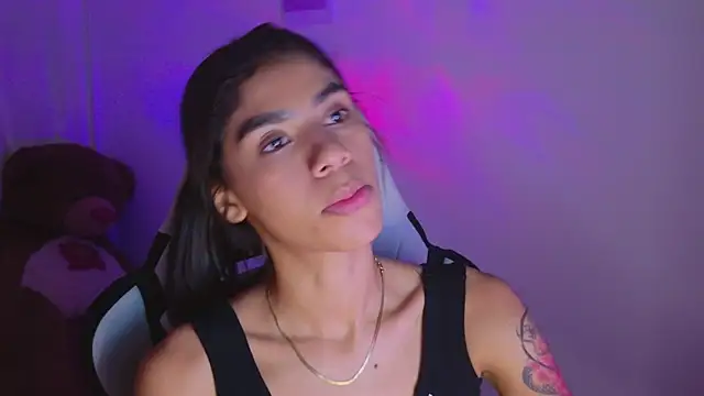 BrunetteAdams001 online show from February 11, 3:33 am