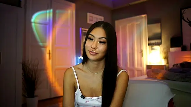 Snapshot of SyrenAsia chatting on October 2, 1:29 pm SyrenAsia online show from October 2, 1:29 pm