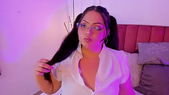 Tessa Sinclaire online show from October 4, 8:29 pm