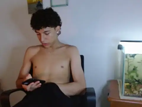 Snapshot of Xtremeplay_18 chatting on September 17, 7:15 pm Xtremeplay 18 online show from September 17, 7:15 pm