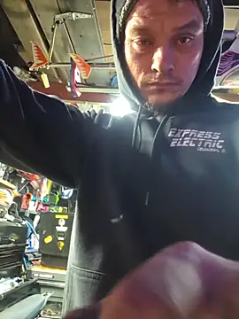 Snapshot of twistafatpipe chatting on February 5, 10:09 am twistafatpipe online show from February 5, 10:09 am