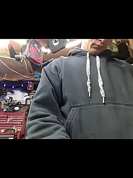 Snapshot of twistafatpipe chatting on February 12, 2:39 am twistafatpipe online show from February 12, 2:39 am