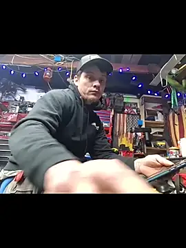 Snapshot of twistafatpipe chatting on February 14, 10:28 pm twistafatpipe online show from February 14, 10:28 pm