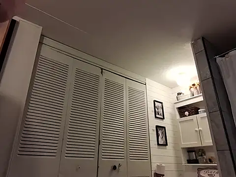 Snapshot of twistafatpipe chatting on February 22, 7:01 pm twistafatpipe online show from February 22, 7:01 pm