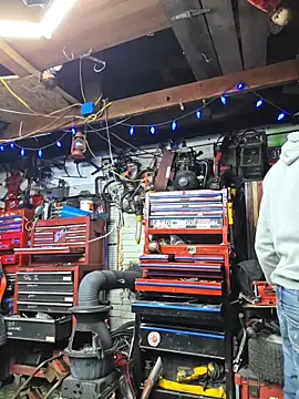 Snapshot of twistafatpipe chatting on March 1, 4:14 am twistafatpipe online show from March 1, 4:14 am