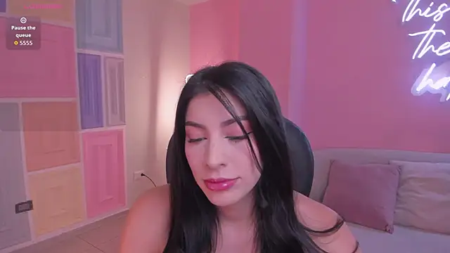 Snapshot of MaddisonTaylor1 chatting on July 5, 5:31 pm MaddisonTaylor1 online show from July 5, 5:31 pm