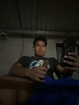 Snapshot of Johnxxx22 chatting on November 7, 8:36 am Johnxxx22 online show from November 7, 8:36 am