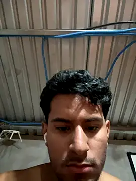 Snapshot of Johnxxx22 chatting on November 14, 8:13 am Johnxxx22 online show from November 14, 8:13 am