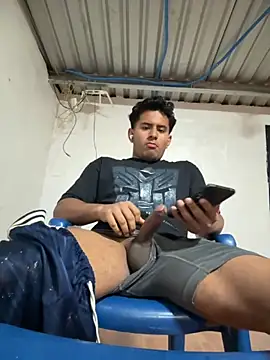 Snapshot of Johnxxx22 chatting on November 19, 8:14 am Johnxxx22 online show from November 19, 8:14 am