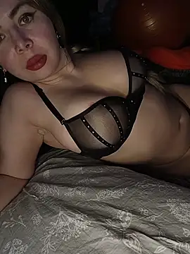 Snapshot of BunnyFoxy777 chatting on February 13, 8:38 pm BunnyFoxy777 online show from February 13, 8:38 pm