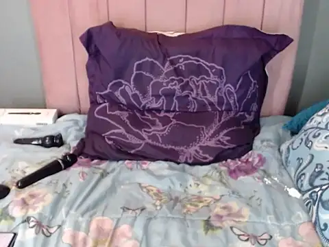 Snapshot of SWEETBERRYxXx chatting on February 11, 6:40 am SWEETBERRYxXx online show from February 11, 6:40 am