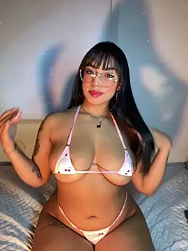 Snapshot of Linda_Saenz_ chatting on June 16, 6:49 am Linda Saenz online show from June 16, 6:49 am