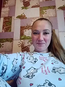 Kiss Eva online show from April 10, 3:39 pm