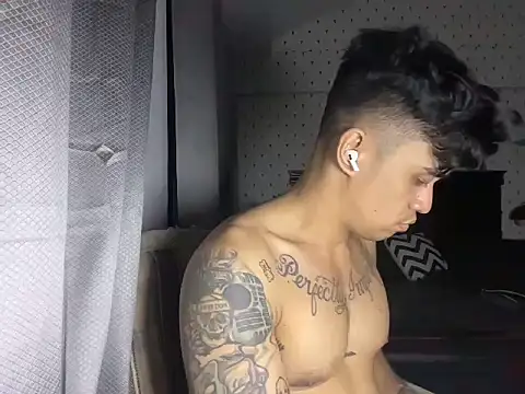 KarlKambing online show from November 16, 4:23 pm