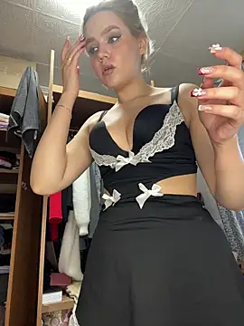 Snapshot of April_Purr chatting on April 25, 1:36 pm April Purr online show from April 25, 1:36 pm