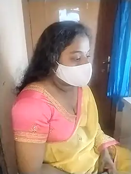 Snapshot of Megha_21 chatting on October 13, 5:13 pm Megha 21 online show from October 13, 5:13 pm