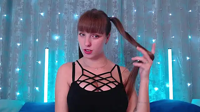 Snapshot of Leonaalove chatting on September 19, 10:32 pm Leonaalove online show from September 19, 10:32 pm