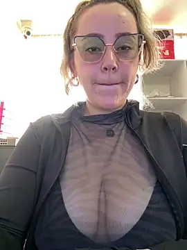 CurvyLust x online show from February 9, 3:38 pm