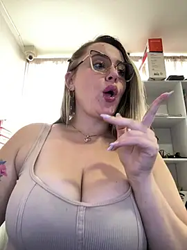 CurvyLust x online show from February 23, 2:14 pm