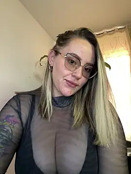 CurvyLust x online show from April 16, 1:12 pm