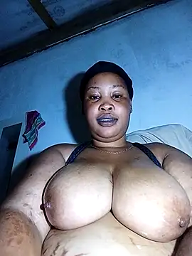 Snapshot of OCEANSQUITERXXX chatting on May 24, 12:59 am OCEANSQUITERXXX online show from May 24, 12:59 am