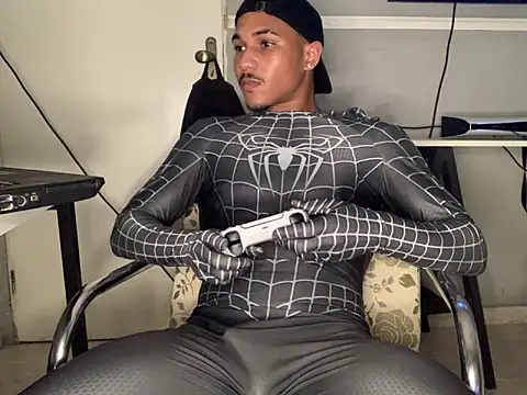 Snapshot of edualqxo chatting on October 18, 11:38 pm edualqxo online show from October 18, 11:38 pm