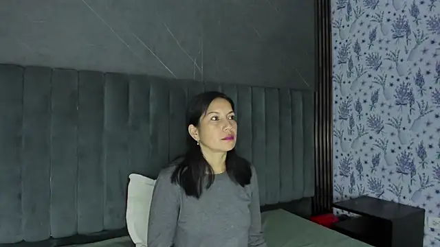 Megan Collinss  online show from January 8, 12:51 pm