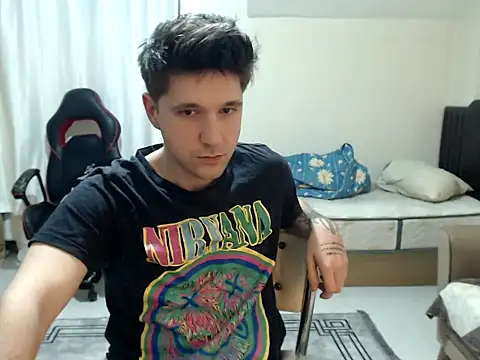Snapshot of 2handsomemann chatting on February 10, 5:06 pm 2handsomemann online show from February 10, 5:06 pm