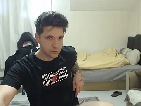 Snapshot of 2handsomemann chatting on April 29, 3:49 pm 2handsomemann online show from April 29, 3:49 pm