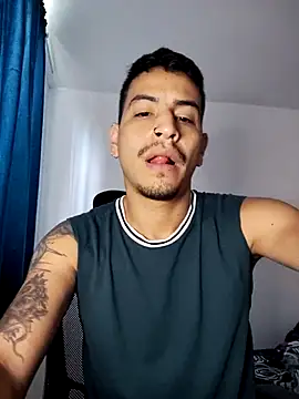 Snapshot of Juann-cock chatting on November 26, 2:18 pm Juann-cock online show from November 26, 2:18 pm