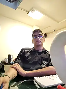 Snapshot of Juann-cock chatting on December 18, 10:27 pm Juann-cock online show from December 18, 10:27 pm