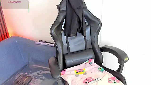 ShaunaDream online show from February 18, 4:52 am